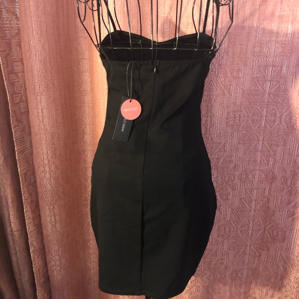 Dress - Picture 2 of 4